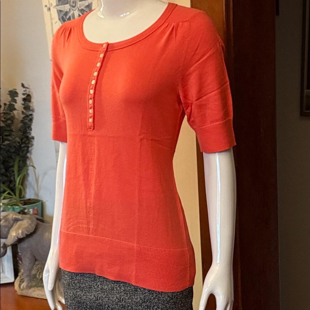NWt Eddie Bauer size small Women's Coral Button-Front Top